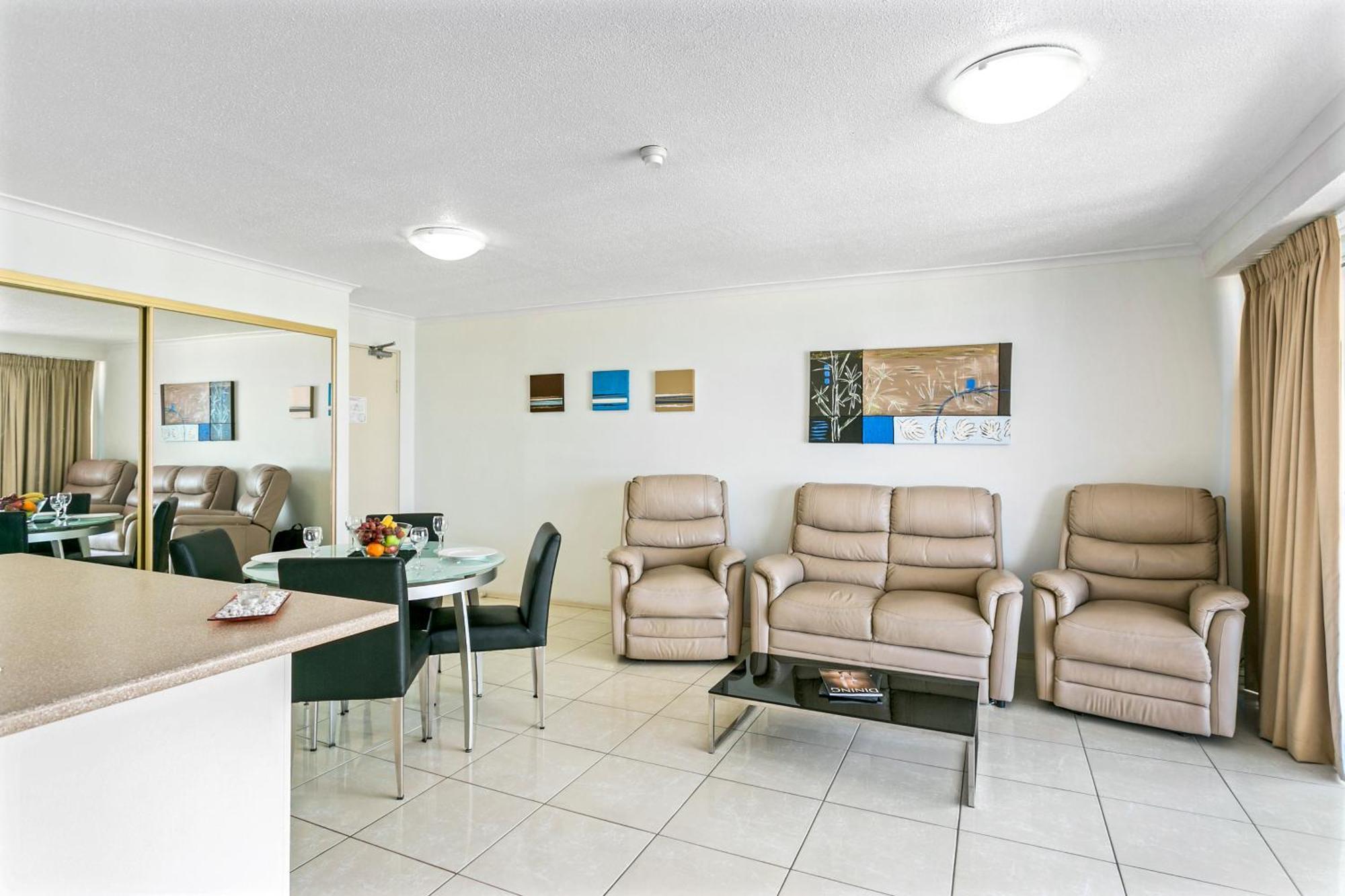 Surfers Beachside Holiday Apartments Гоулд Коуст Стая снимка