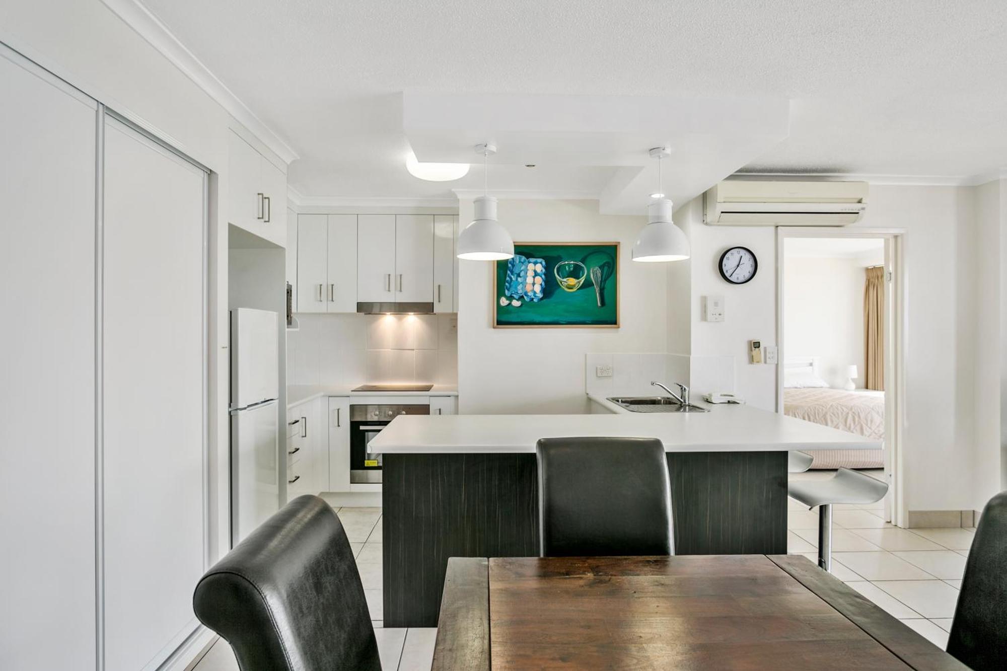 Surfers Beachside Holiday Apartments Гоулд Коуст Стая снимка