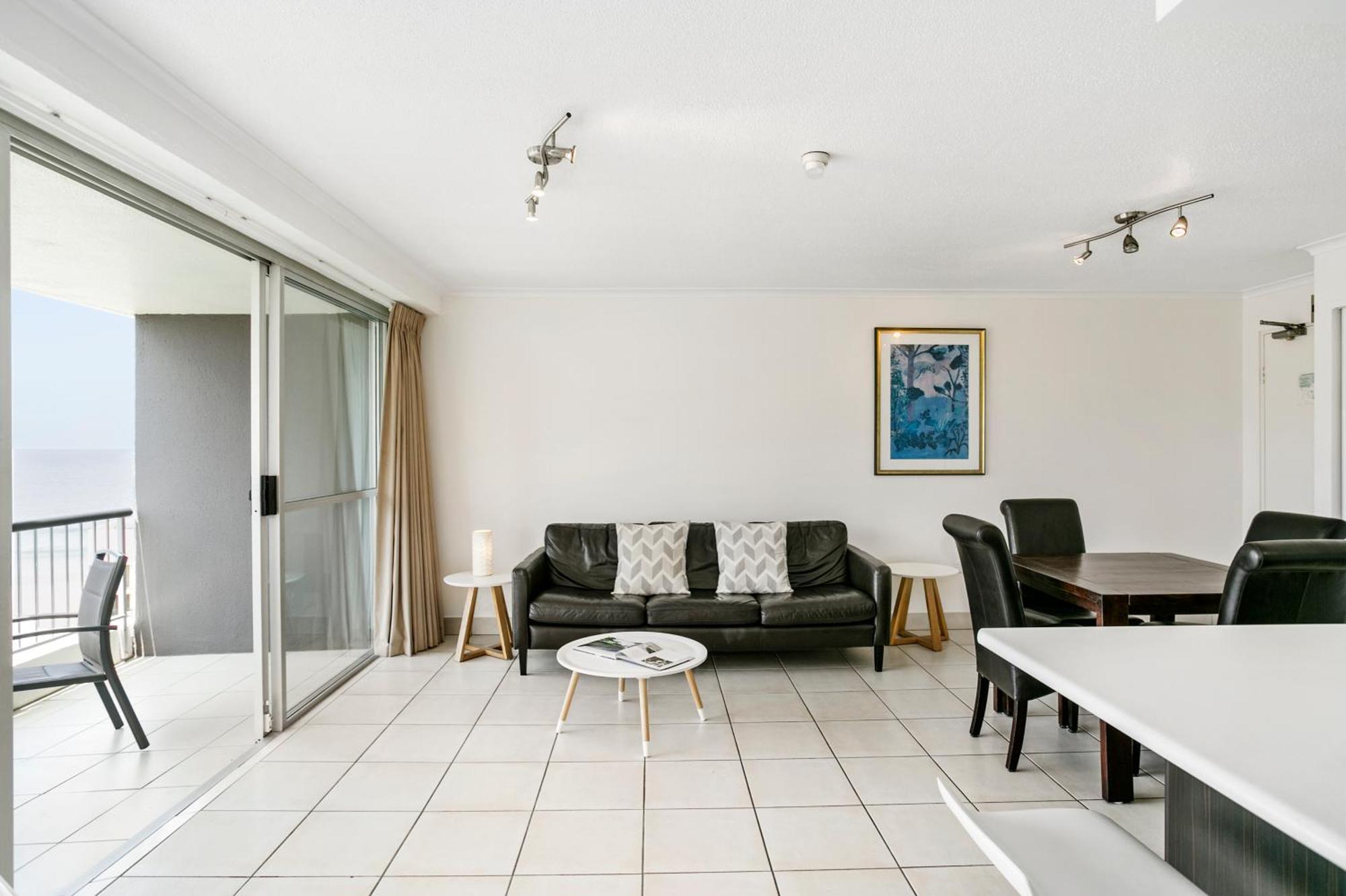 Surfers Beachside Holiday Apartments Гоулд Коуст Стая снимка