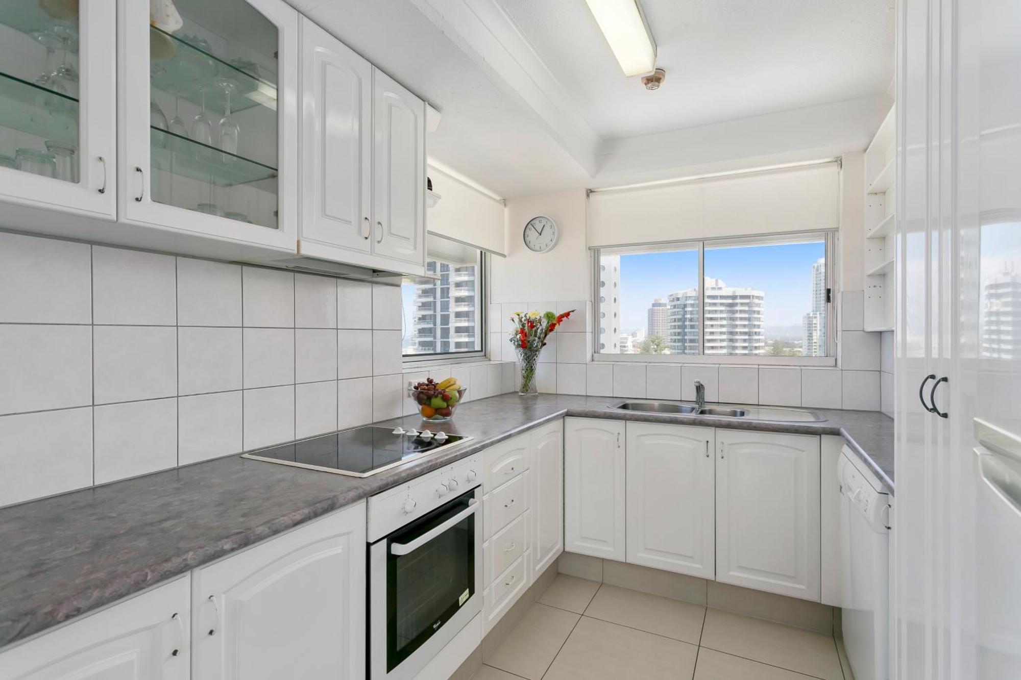 Surfers Beachside Holiday Apartments Гоулд Коуст Стая снимка