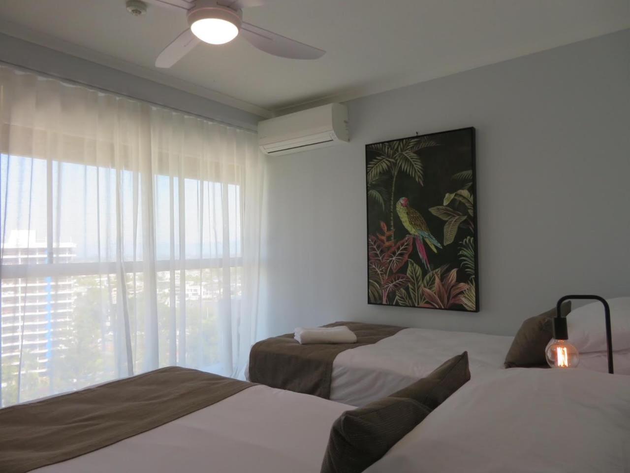 Surfers Beachside Holiday Apartments Гоулд Коуст Екстериор снимка