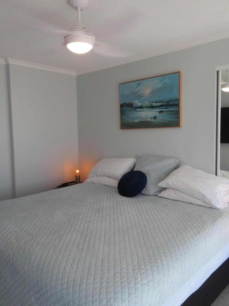 Surfers Beachside Holiday Apartments Гоулд Коуст Стая снимка